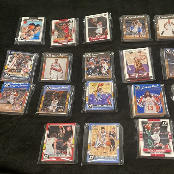 Here are the pictures for the mystery pack 20 - Picture 4 of 5